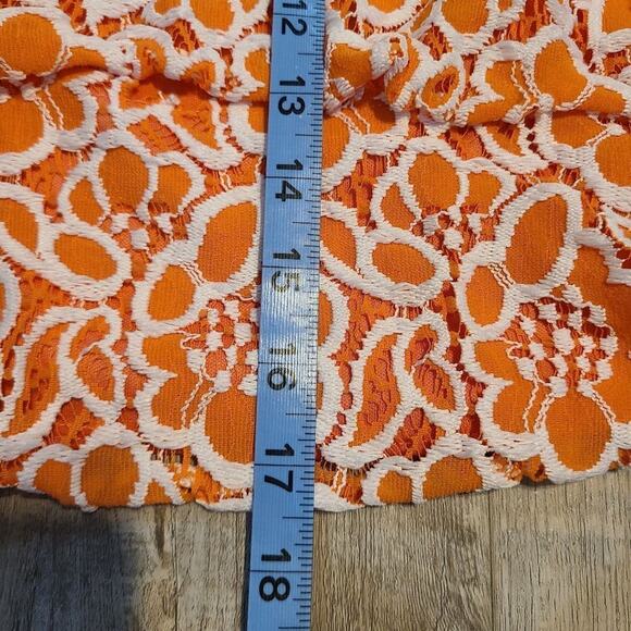 Rue21 lace orange and white floral all over tube top belt not included size M - Picture 8 of 8